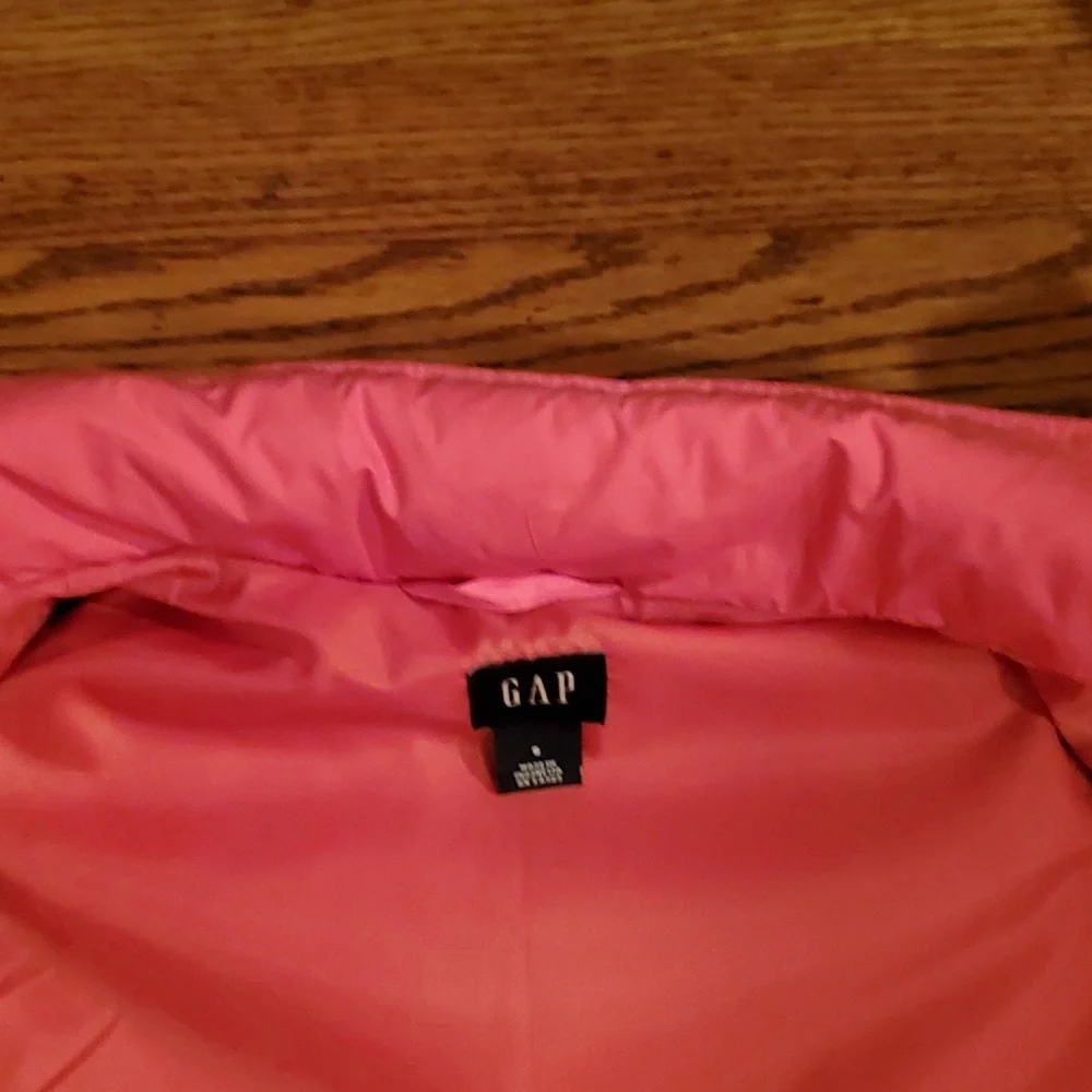 Gap Pink Puffer Vest - Picture 6 of 8